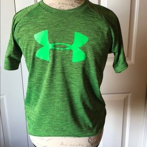 Under Armour LOT of 5 Boys YXL (youth XL) tops!